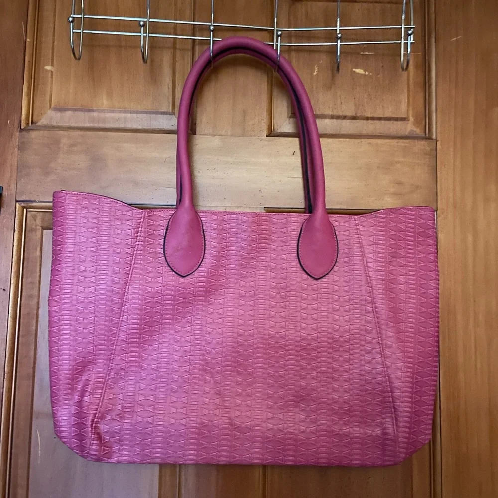 Pink purse - Picture 2 of 2